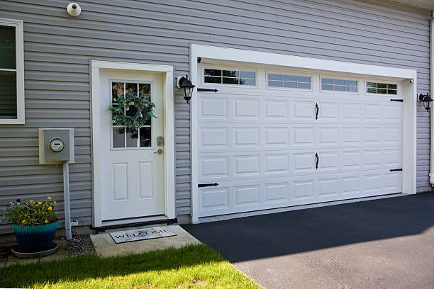 24/7 Emergency Garage Door Panel Replacement experts in Chickasaw, AL